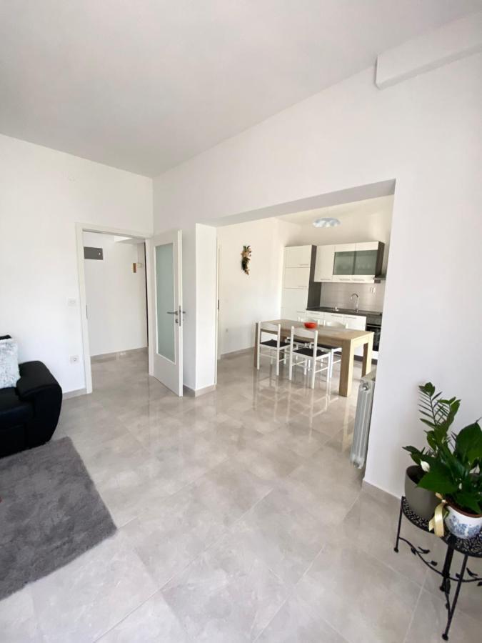 Nina Apartment *